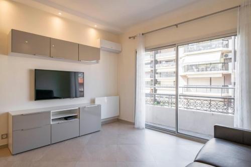 Nice 2 bedroom apartment close to the Croisette