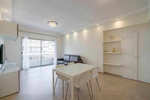 Nice 2 bedroom apartment close to the Croisette