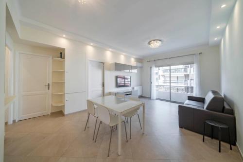 Nice 2 bedroom apartment close to the Croisette