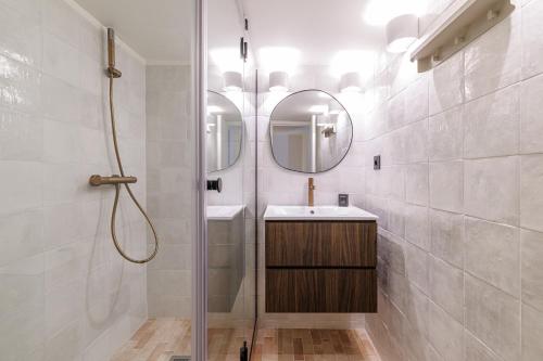 20 QUAI LUNEL - Loft vue Port de Nice - 2 suites mezzanine - Climatise