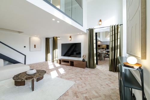 20 QUAI LUNEL - Loft vue Port de Nice - 2 suites mezzanine - Climatise