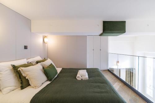20 QUAI LUNEL - Loft vue Port de Nice - 2 suites mezzanine - Climatise