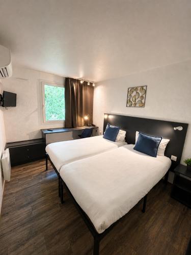 Gallery image of Logis Hôtel Les Colonnes Strasbourg Zenith in Strasbourg