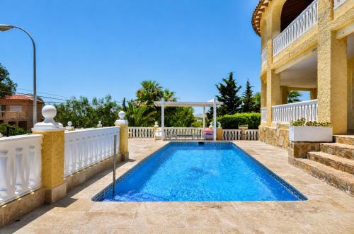 Foto Mediterranean Luxury Villa by NRAS