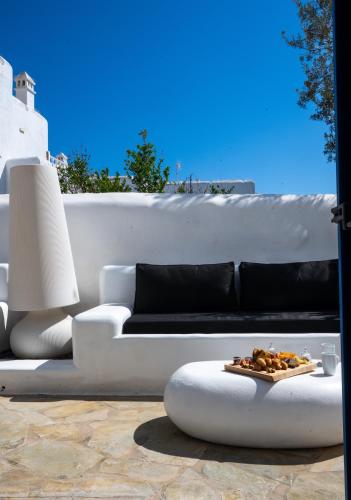 Mykonos Pearl House with Pool In the Heart of Town