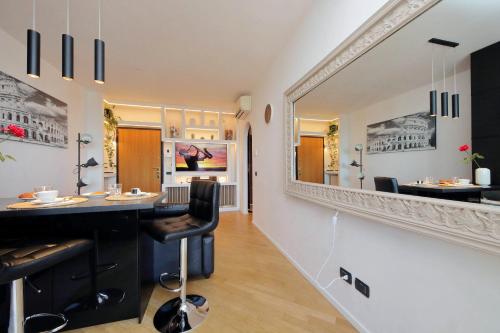 4BNB - Flaminia Prestigious Flat - swimming pool