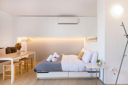 The HostMaster Ivory Light Loft