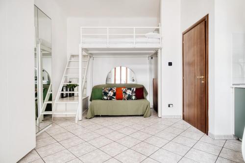 Hostmate - Milan - Volturno - Isola