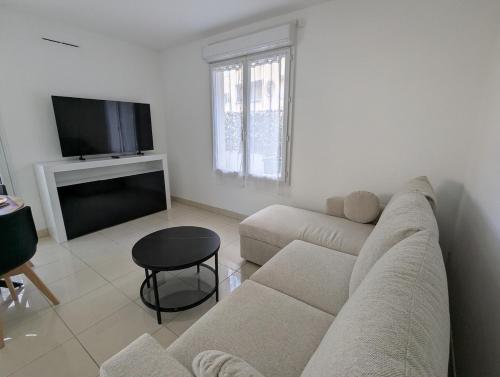 Appartement lumineux à 2 pas de la plage - Parking gratuit
