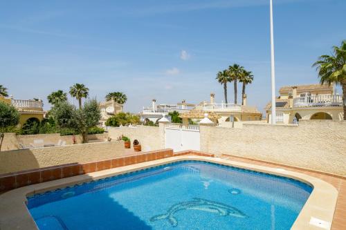 Villa Aledis piscina privada y barbacoa