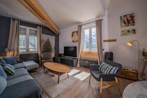 Majestic Panorama - Stunning Mont Blanc ViewsFireplaceCentral Chamonix