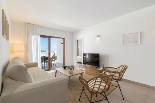 Villa Los Altos Arbea 8B by Escape Home