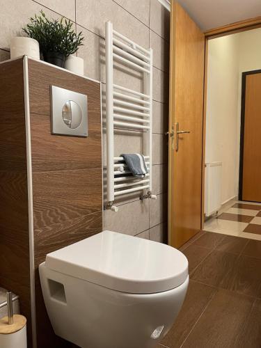 Elegant Suite Kalamaria - Parking