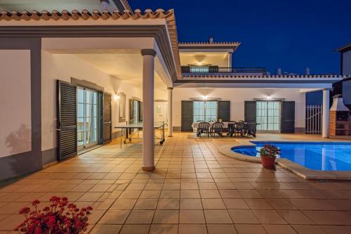 Villa Isa - Pool - AC - WIFI - BY BEDZY