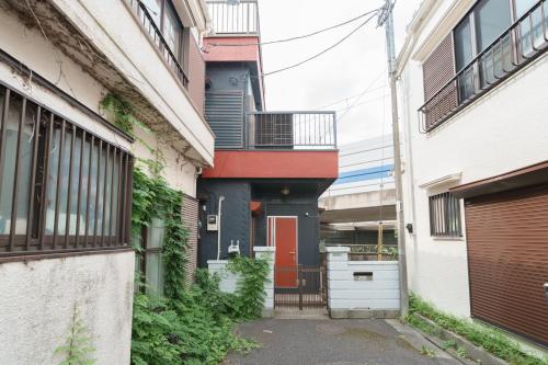 Takasa House