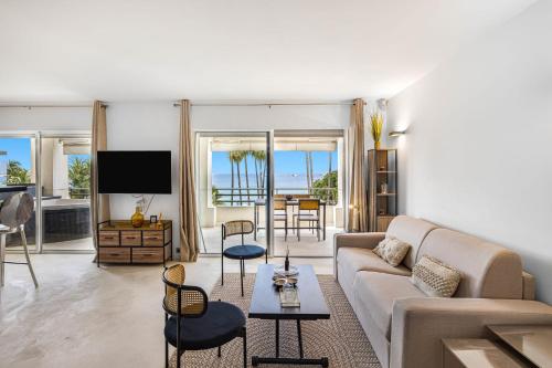 REF 2053 - Seasonal rental - Prestigious apartment on the Croisette Cannes