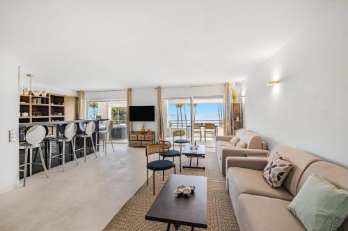 REF 2053 - Seasonal rental - Prestigious apartment on the Croisette Cannes