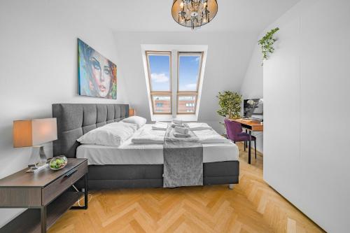 City Center Penthouse, 3 Bedrooms, 30qm Rooftop, AC