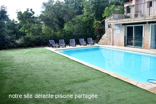 F5 11 pers Escapade maison piscine sauna lac riviére loisirs VAR