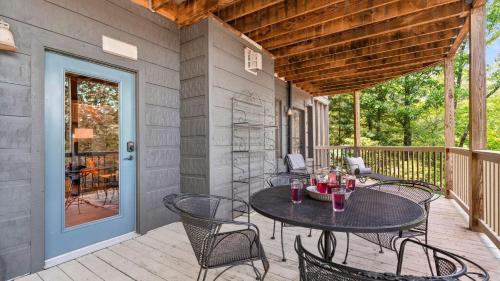 Rocking Chair Ridge by AvantStay photo 58