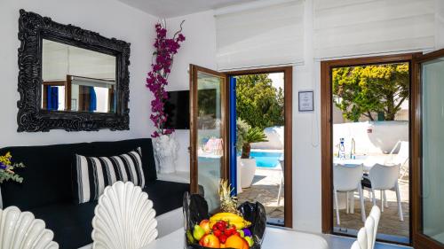 Mykonos Pearl House with Pool In the Heart of Town