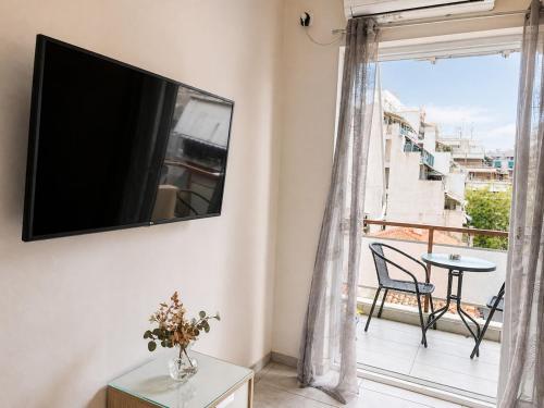 Athens Studio Near Metro & Transport Hub by ΜΡS
