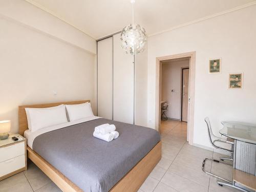 Athens Studio Near Metro & Transport Hub by ΜΡS