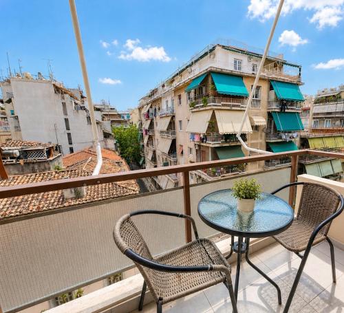 Athens Studio Near Metro & Transport Hub by ΜΡS
