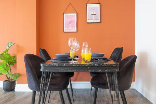 Churchill Square Views - 1 Bed Central Brighton Apartment - 400m to Beach - Sleeps 4 photo 10