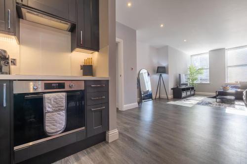Churchill Square Views - 1 Bed Central Brighton Apartment - 400m to Beach - Sleeps 4 photo 9