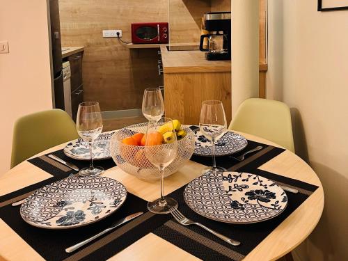 Stylish apartment, 5 min Cannes center, aircon, WiFi