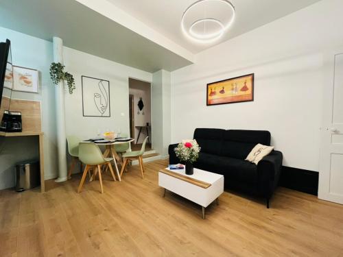 Stylish apartment, 5 min Cannes center, aircon, WiFi
