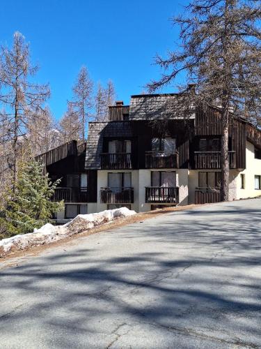 Studio cosy 4 personnes avec balcon Les Orres 1650