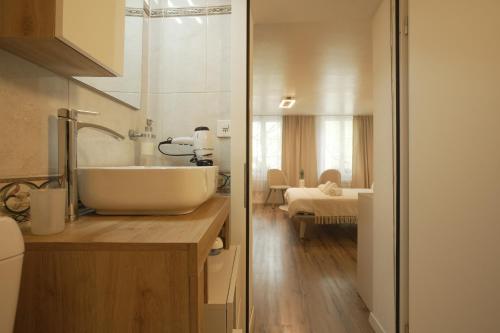 Modern Suite with Aare View - Heart of Old Town ll