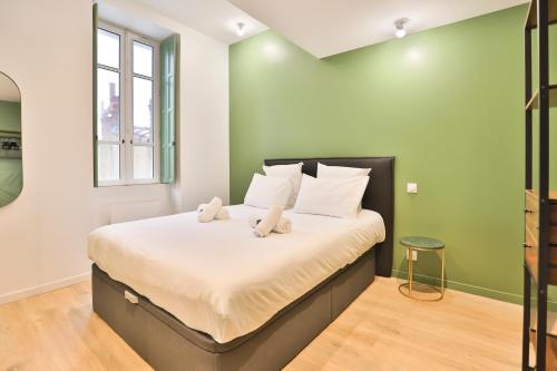 Rúm í herbergi á Villa Babil
