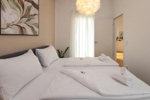 Modern, Bright Garden Apartment, 15 Mins to Center