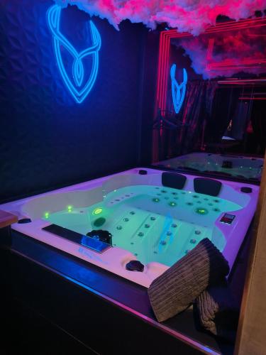 Luxuria - Jacuzzi et Hammam