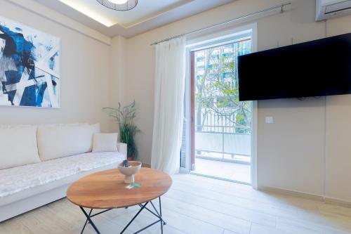 New Ventiri Suite 2, near Hilton, Athens Central, fully equipped
