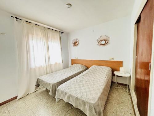 Appartement Cosy à 80m de la Plage avec Climatisation, Wifi, Terrasse et Parking à Roses