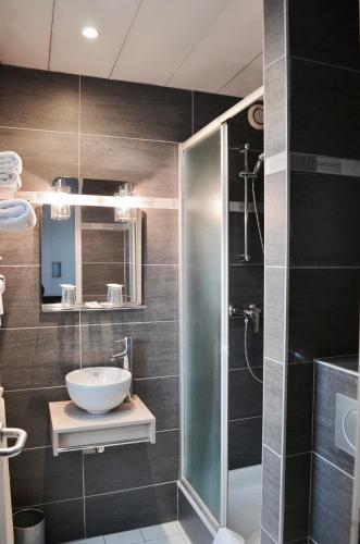 Un baño de L'Amiral