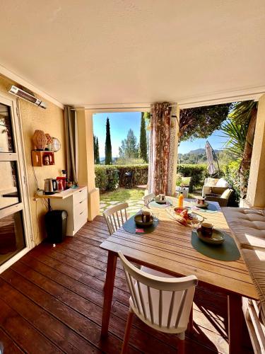 Village Vacances du Cap Estérel Appartement Premium , Jardin , Parking , Agay Saint Raphaël , Piscine Chauffée