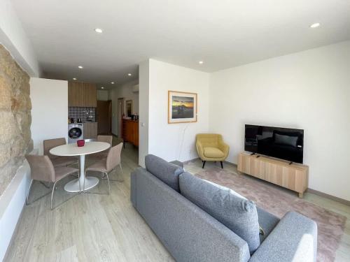 Brito Capelo Terrace T1 - 5 Guests