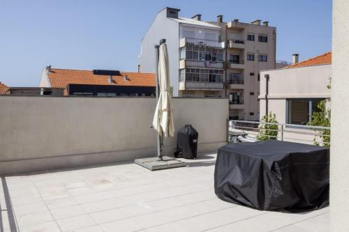 Brito Capelo Terrace T1 - 5 Guests