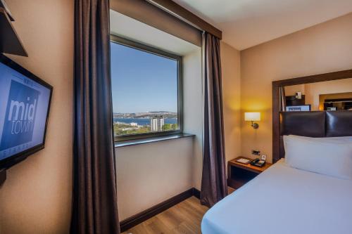 Midtown Hotel — Sea view