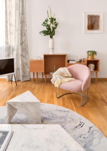 Halcyon Days designer apartments by Ana Locking photo 37