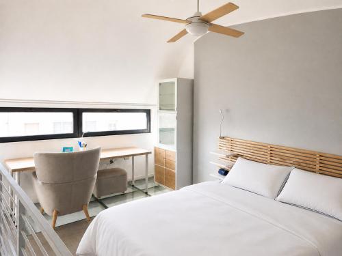 The Boutique Houses - Spacious Apartment with Terrace Lounge - Milan Navigli - City Center