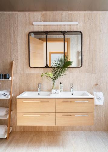 Halcyon Days designer apartments by Ana Locking photo 43