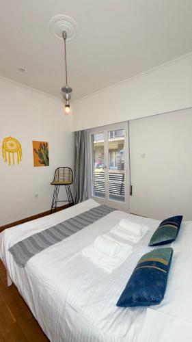 Spacious 2BR Apartment in Athens Center