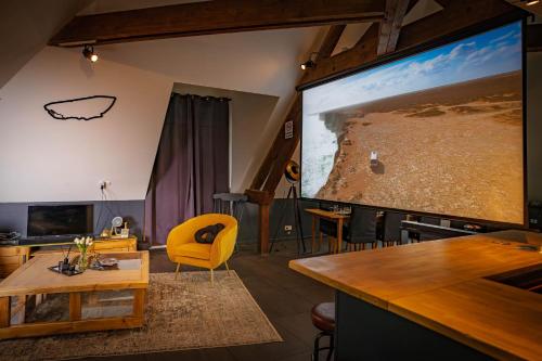 Elegance anglaise en hypercentre du Mans avec vidéoprojecteur, babyfoot et fléchette