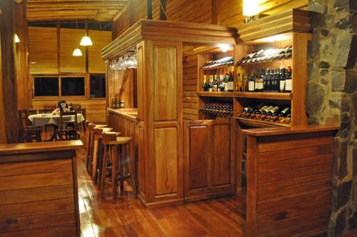 Ο χώρος του lounge ή του μπαρ στο Puro Moconá Lodge